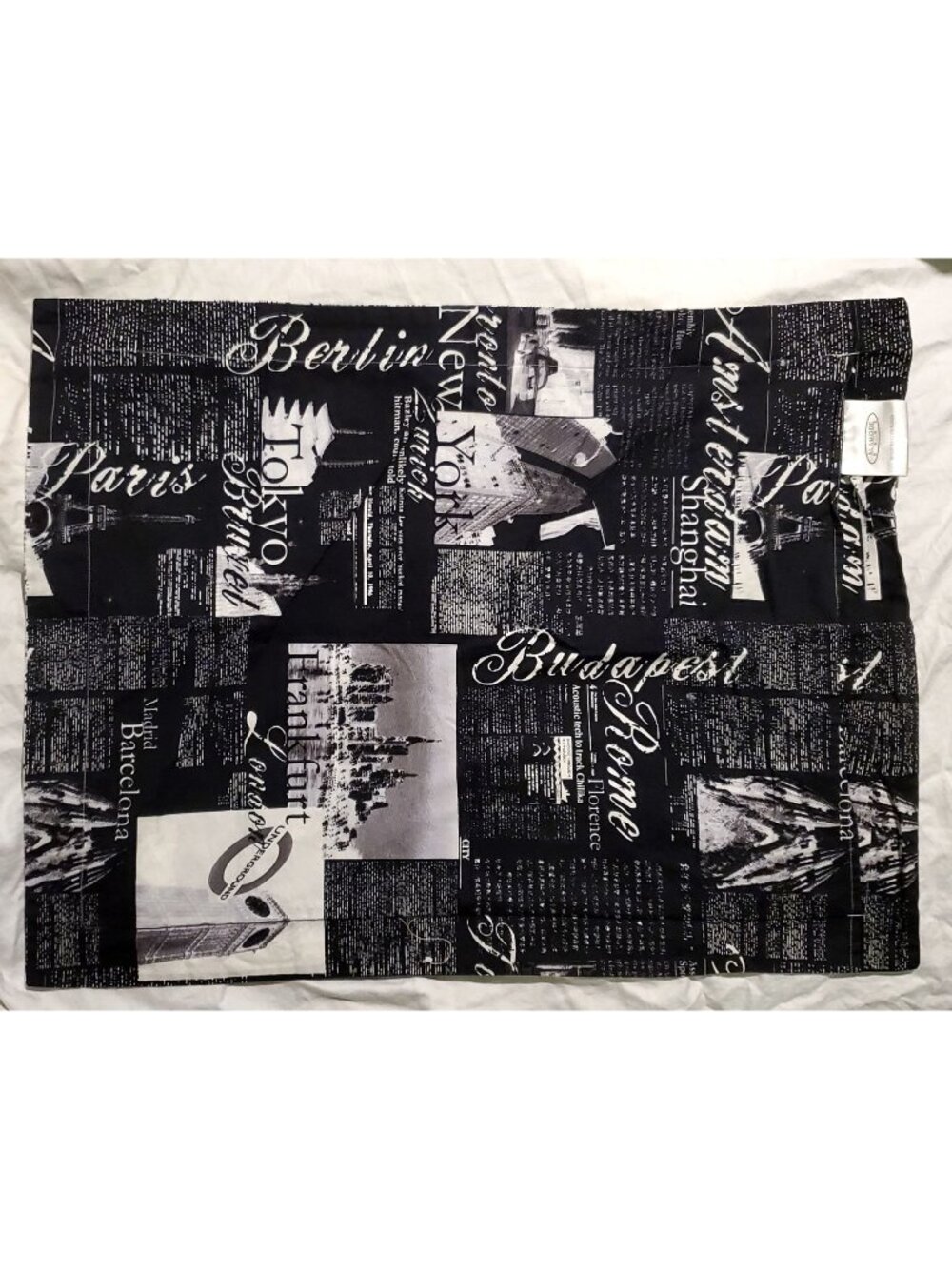 2 NWOT "Alamode Home" Reversible Pillow Shams 20x27" Famous Cities Black White